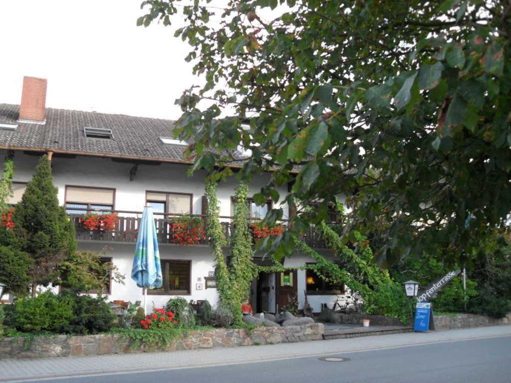 Landgasthof Brunnenwirt Zum Meenzer Fischbachtal Luaran gambar