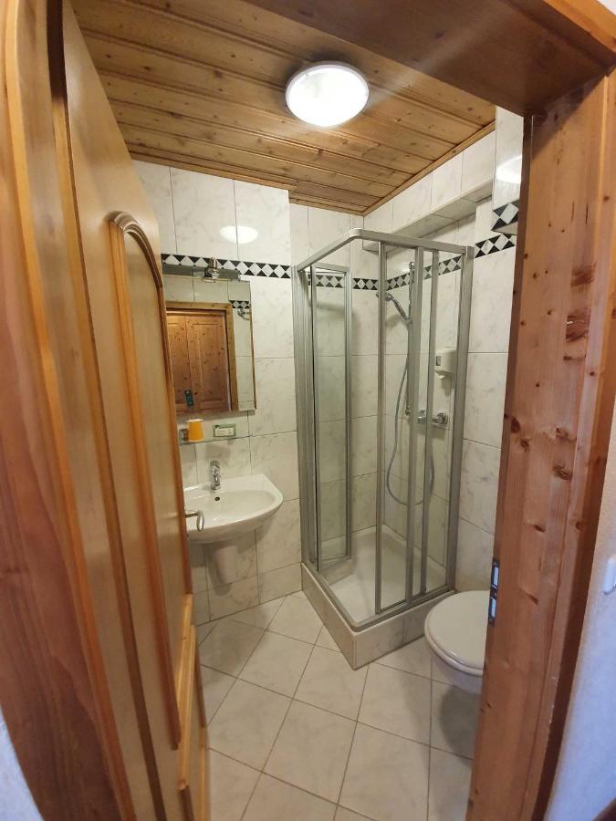 Landgasthof Brunnenwirt Zum Meenzer Fischbachtal Luaran gambar