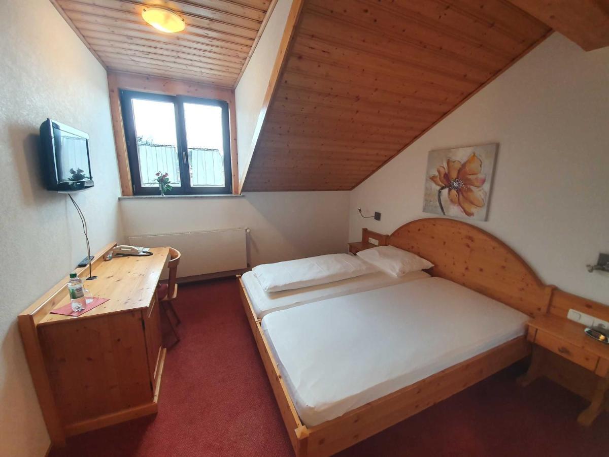 Landgasthof Brunnenwirt Zum Meenzer Fischbachtal Luaran gambar