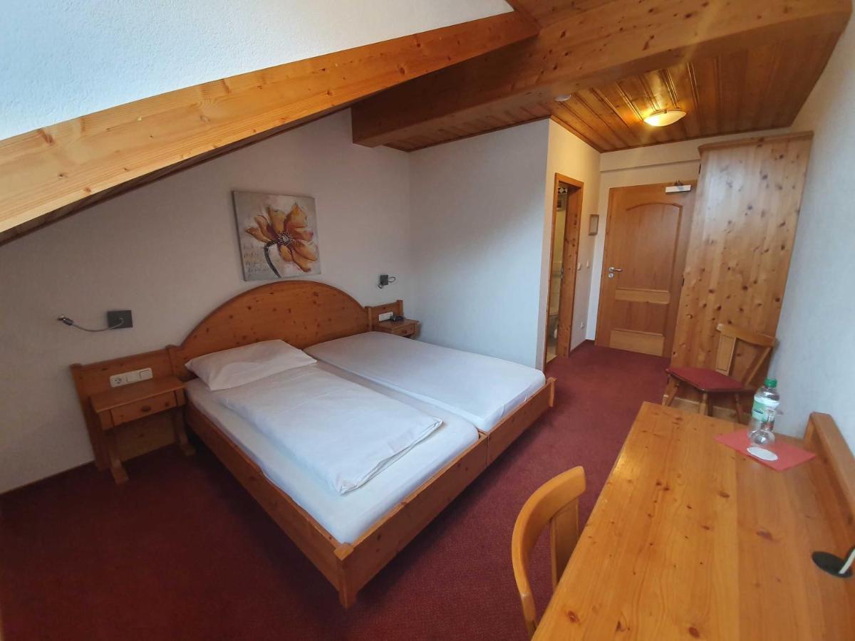 Landgasthof Brunnenwirt Zum Meenzer Fischbachtal Luaran gambar
