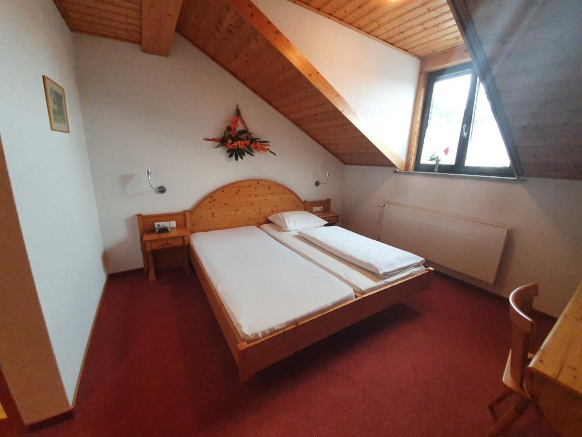 Landgasthof Brunnenwirt Zum Meenzer Fischbachtal Luaran gambar